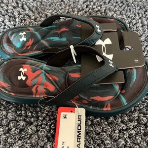 Youth under armor memory foam flip flops